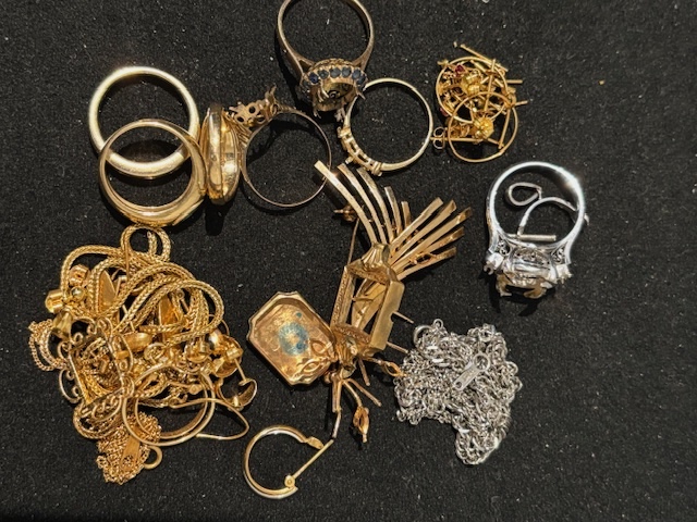 金・プラチナを売るなら高価買取の買取りセンターアップへ!!