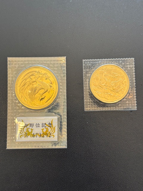 天皇陛下御在位記念10万円金貨・天皇陛下御即位記念10万円金貨 売るなら高価買取のアップへお持ち込み下さい!!