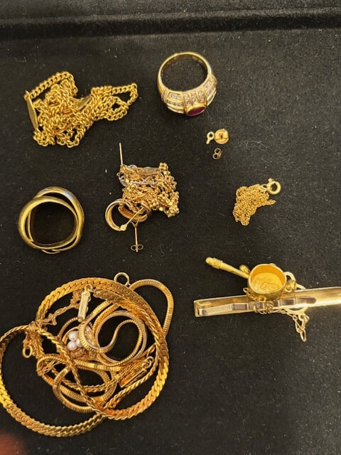 貴金属・ジュエリーを売るなら買取りセンターアップへ!!