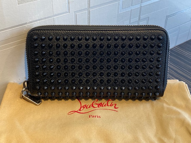 ルブタンのバッグ・財布 高価買取致します!