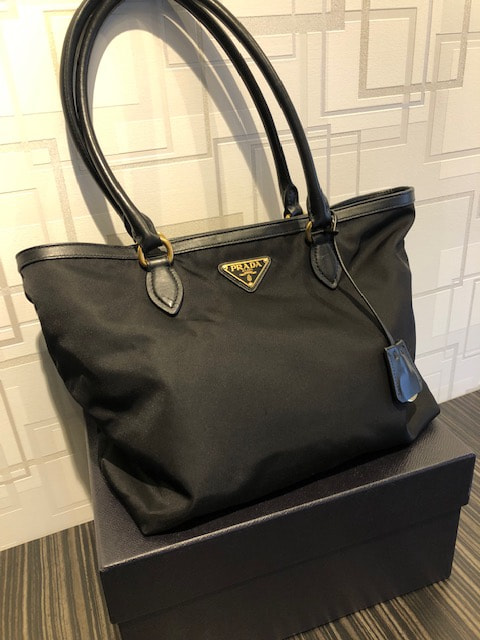 PRADA ナイロントートバッグ 高価買取します！