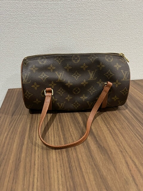 新型はもちろん旧型のヴィトンも高値買取します！