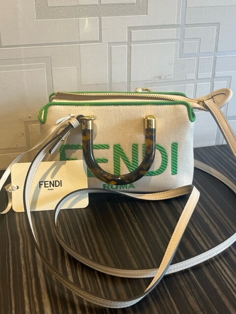 フェンディの新品・未使用品も高価買取致します! フェンディの新品・未使用品も高価買取致します!